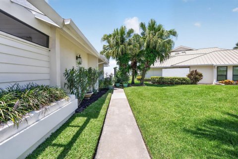 Condo in Stuart, Florida, 2 bedrooms  № 2186326 - photo 12