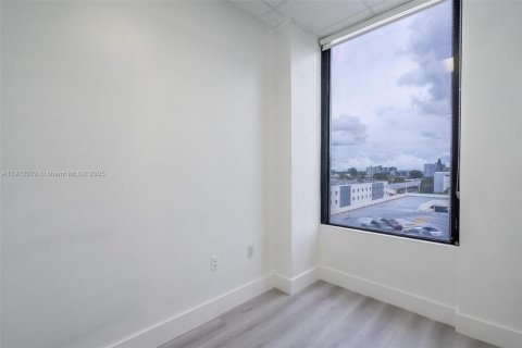 Immobilier commercial à vendre à North Miami, Floride № 2013526 - photo 12
