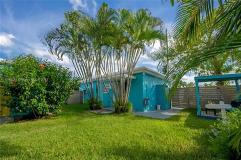 Villa ou maison à louer à Hollywood, Floride: 1 chambre, 304.44 m2 № 1850865 - photo 1