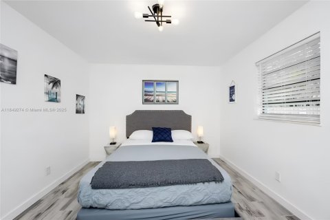 Villa ou maison à louer à Hollywood, Floride: 1 chambre, 304.44 m2 № 1850865 - photo 11