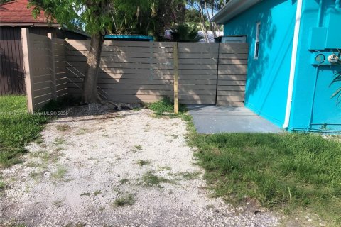 Villa ou maison à louer à Hollywood, Floride: 1 chambre, 304.44 m2 № 1850865 - photo 3
