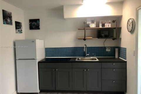 Villa ou maison à louer à Hollywood, Floride: 1 chambre, 304.44 m2 № 1850865 - photo 7
