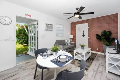Villa ou maison à louer à Hollywood, Floride: 1 chambre, 304.44 m2 № 1850865 - photo 9