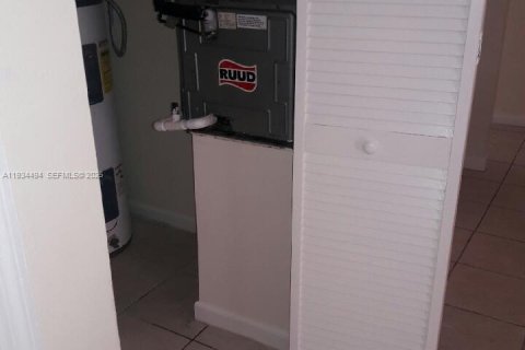 Снять в аренду кондоминиум в Опа-Локка, Флорида 3 спальни, 98.1м2, № 1992580 - фото 14