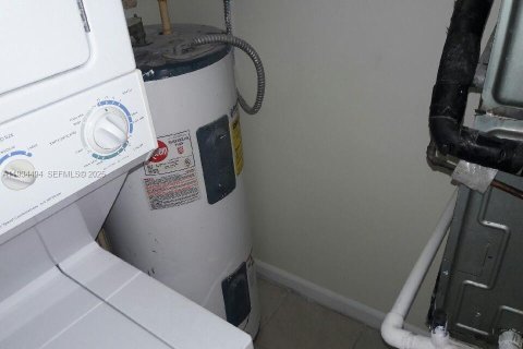 Снять в аренду кондоминиум в Опа-Локка, Флорида 3 спальни, 98.1м2, № 1992580 - фото 6