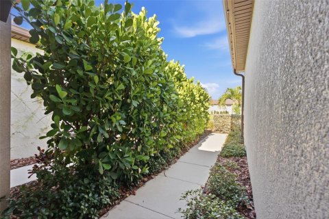 House in Apollo Beach, Florida 2 bedrooms, 147.16 sq.m. № 2237791 - photo 6