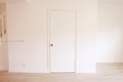 Touwnhouse à vendre à Weston, Floride: 2 chambres, 103.12 m2 № 1697827 - photo 10