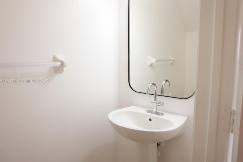 Touwnhouse à vendre à Weston, Floride: 2 chambres, 103.12 m2 № 1697827 - photo 11