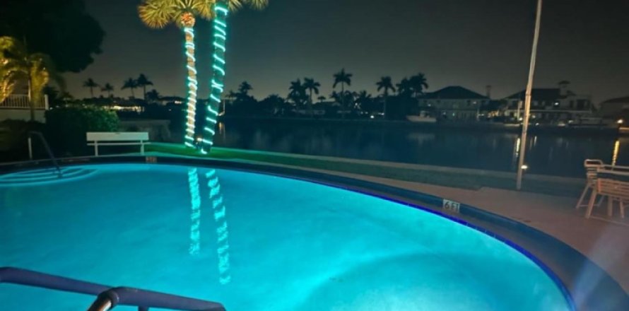Condominio en Deerfield Beach, Florida, 2 dormitorios № 1047838