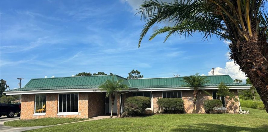 House in Indian lake estates, Florida 3 bedrooms, 183.48 sq.m. № 1822293