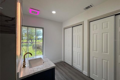 House in Indian lake estates, Florida 3 bedrooms, 183.48 sq.m. № 1822293 - photo 12