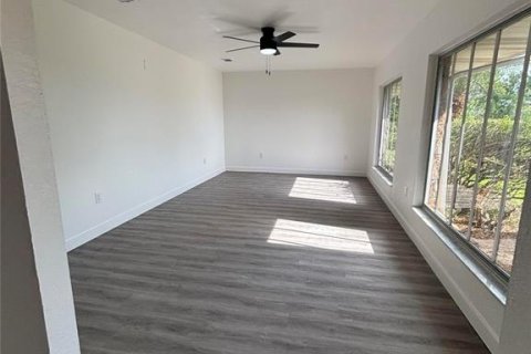 House in Indian lake estates, Florida 3 bedrooms, 183.48 sq.m. № 1822293 - photo 6