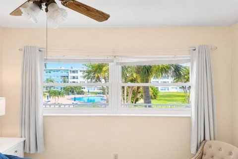 Condominio en venta en Saint Pete Beach, Florida, 1 dormitorio, 74.79 m2 № 2229286 - foto 21