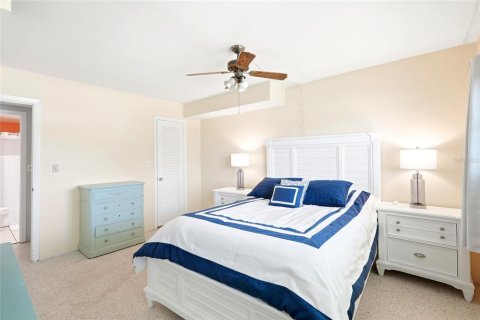 Condominio en venta en Saint Pete Beach, Florida, 1 dormitorio, 74.79 m2 № 2229286 - foto 23