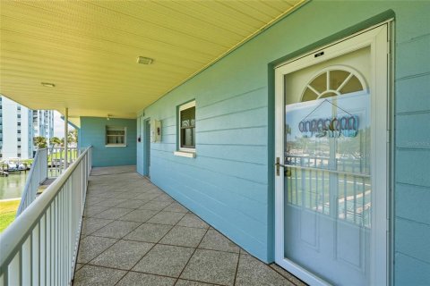 Condominio en venta en Saint Pete Beach, Florida, 1 dormitorio, 74.79 m2 № 2229286 - foto 5