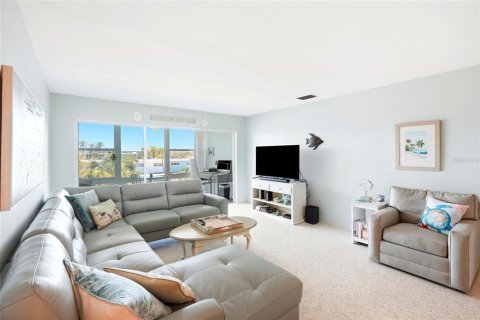 Condominio en venta en Saint Pete Beach, Florida, 1 dormitorio, 74.79 m2 № 2229286 - foto 9