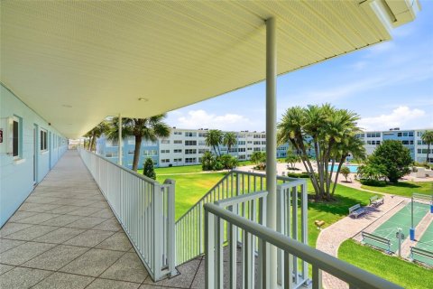 Condominio en venta en Saint Pete Beach, Florida, 1 dormitorio, 74.79 m2 № 2229286 - foto 3