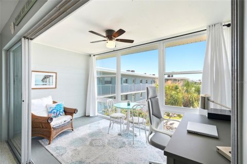 Condominio en venta en Saint Pete Beach, Florida, 1 dormitorio, 74.79 m2 № 2229286 - foto 11