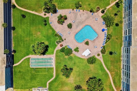 Condominio en venta en Saint Pete Beach, Florida, 1 dormitorio, 74.79 m2 № 2229286 - foto 28