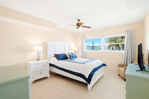 Condominio en venta en Saint Pete Beach, Florida, 1 dormitorio, 74.79 m2 № 2229286 - foto 20