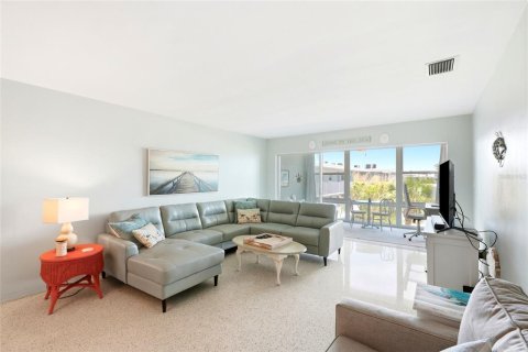 Condominio en venta en Saint Pete Beach, Florida, 1 dormitorio, 74.79 m2 № 2229286 - foto 10