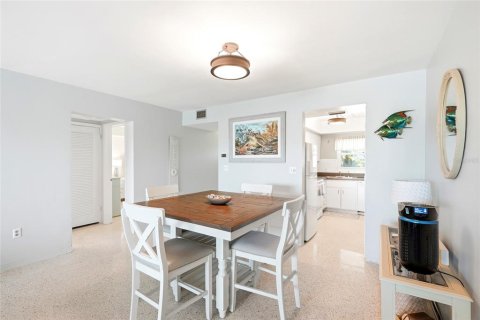 Condominio en venta en Saint Pete Beach, Florida, 1 dormitorio, 74.79 m2 № 2229286 - foto 19