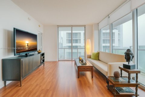 Condominio en venta en Miami, Florida, 2 dormitorios, 99.22 m2 № 1799104 - foto 3