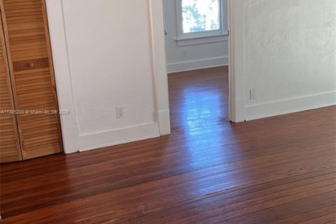 Снять в аренду кондоминиум в Уэст-Палм-Бич, Флорида 1 спальня, 384.71м2, № 1931484 - фото 22