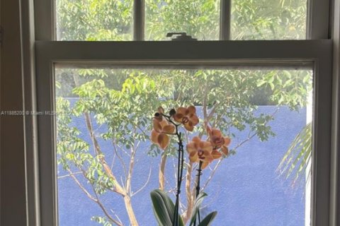 Снять в аренду кондоминиум в Уэст-Палм-Бич, Флорида 1 спальня, 384.71м2, № 1931484 - фото 4