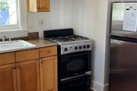 Снять в аренду кондоминиум в Уэст-Палм-Бич, Флорида 1 спальня, 384.71м2, № 1931484 - фото 11