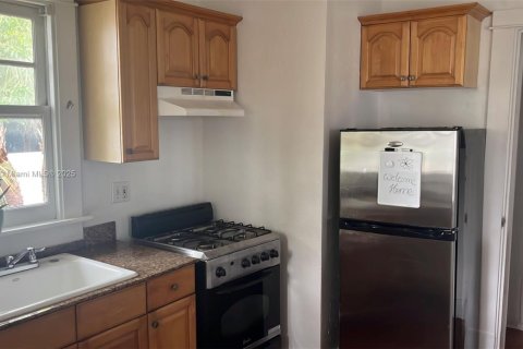 Снять в аренду кондоминиум в Уэст-Палм-Бич, Флорида 1 спальня, 384.71м2, № 1931484 - фото 6