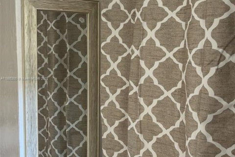 Снять в аренду кондоминиум в Уэст-Палм-Бич, Флорида 1 спальня, 384.71м2, № 1931484 - фото 26