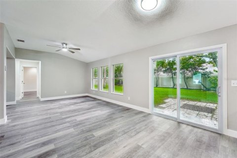 Casa en venta en Palm Coast, Florida, 4 dormitorios, 169.08 m2 № 2199779 - foto 10
