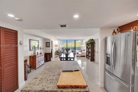 Снять в аренду кондоминиум в Авентура, Флорида 2 спальни, 106.47м2, № 1991795 - фото 20