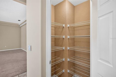 Villa ou maison à vendre à Valrico, Floride: 5 chambres, 301.93 m2 № 2414089 - photo 17