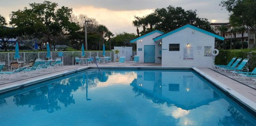 Condo in Lake Worth, Florida, 3 bedrooms  № 1185596