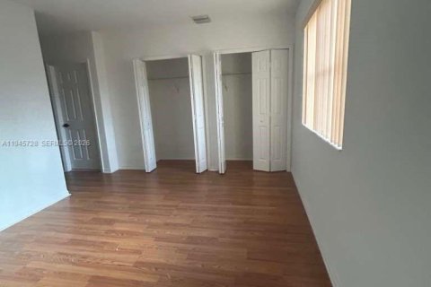 Touwnhouse à louer à Florida City, Floride: 3 chambres, 148.64 m2 № 2001869 - photo 12