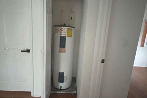 Touwnhouse à louer à Florida City, Floride: 3 chambres, 148.64 m2 № 2001869 - photo 14