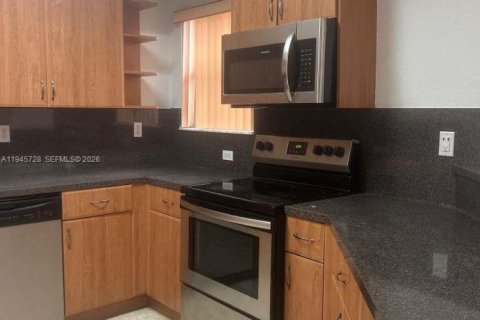 Touwnhouse à louer à Florida City, Floride: 3 chambres, 148.64 m2 № 2001869 - photo 4