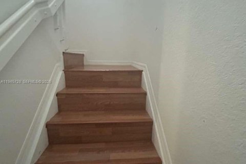 Touwnhouse à louer à Florida City, Floride: 3 chambres, 148.64 m2 № 2001869 - photo 11