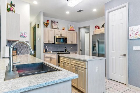 House in Spring Hill, Florida 2 bedrooms, 164.44 sq.m. № 1847143 - photo 9