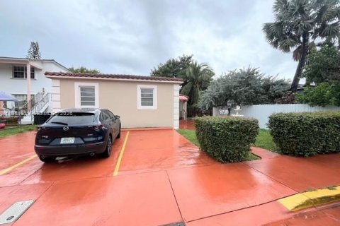 Casa en Miami Beach, Florida 3 dormitorios, 215.07 m2 № 2006422