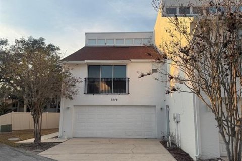 Adosado en Tampa, Florida 3 dormitorios, 151.71 m2 № 2105373