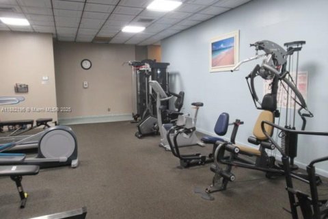 Condo in Pembroke Pines, Florida, 1 bedroom  № 1950639 - photo 25