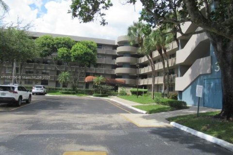 Condo in Pembroke Pines, Florida, 1 bedroom  № 1950639 - photo 5