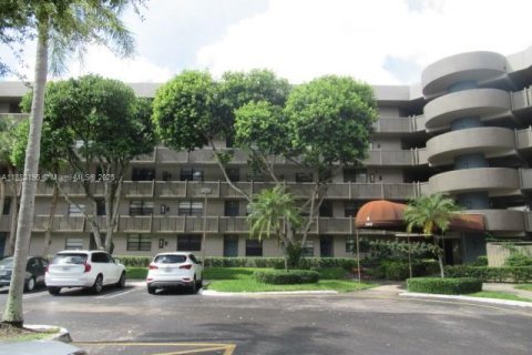 Condo in Pembroke Pines, Florida, 1 bedroom  № 1950639 - photo 3