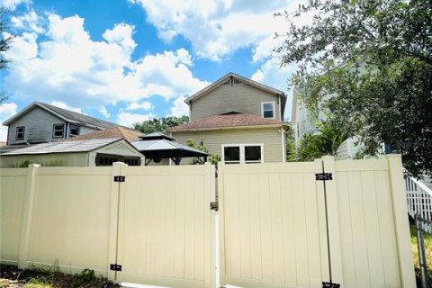 House in Tampa, Florida 3 bedrooms, 130.43 sq.m. № 1870438 - photo 24