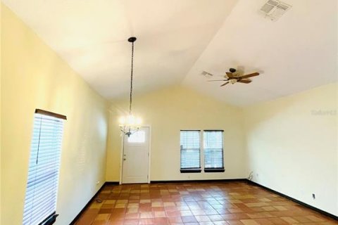 House in Tampa, Florida 3 bedrooms, 130.43 sq.m. № 1870438 - photo 3