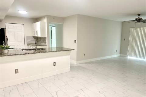 Купить кондоминиум в Нейплс, Флорида 3 спальни, 110.46м2, № 1888995 - фото 13