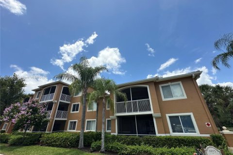 Купить кондоминиум в Нейплс, Флорида 3 спальни, 110.46м2, № 1888995 - фото 2